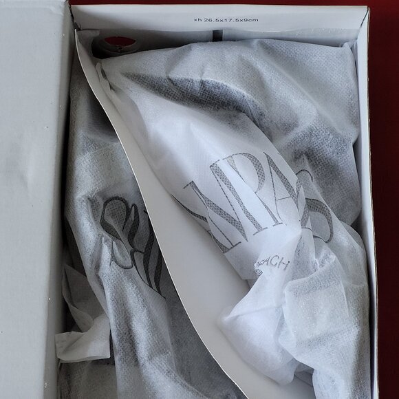 BRAND NEW, DREAM PAIRS LOW CHUNK HEELS, SIZE 7!!! - Picture 8 of 8